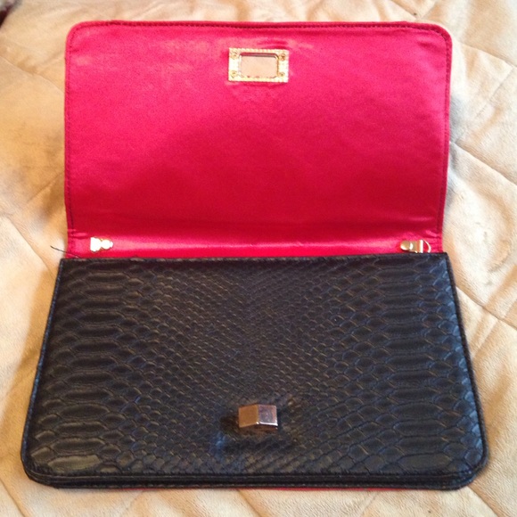 Black & Red Clutch - Picture 2 of 4
