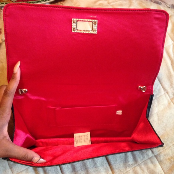 Black & Red Clutch - Picture 3 of 4