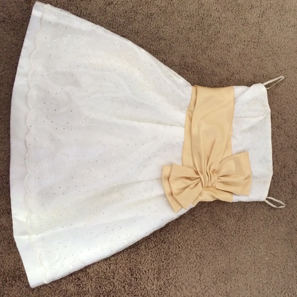 Sleeveless white dress