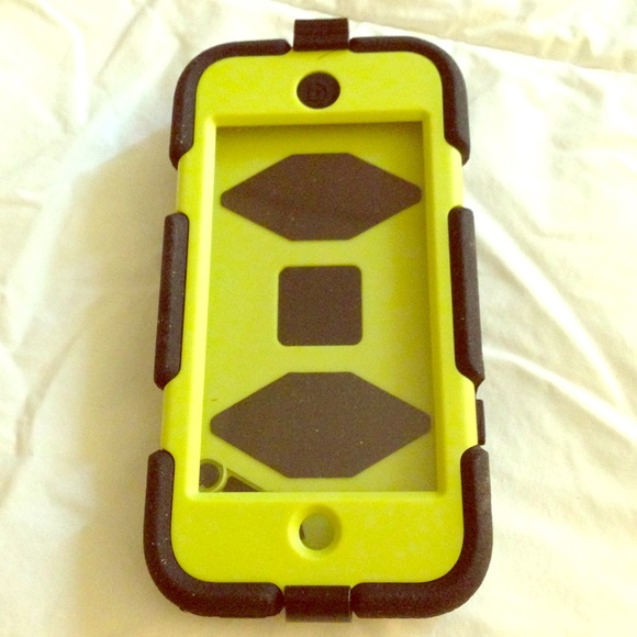 Griffin iPod 5 cover with belt clip