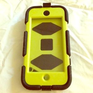 Griffin iPod 5 cover with belt clip