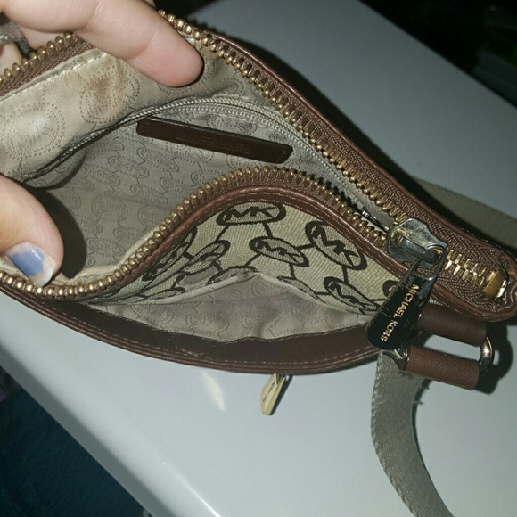 Authentic Michael Kors Crossbody / Shoulder Bag - Picture 3 of 3