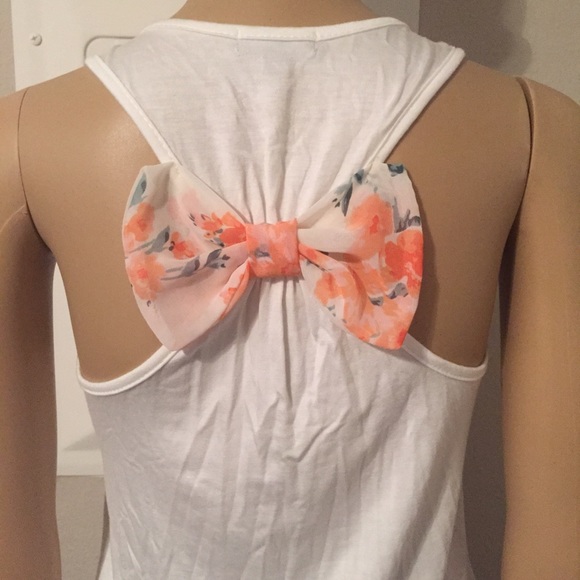 ⭐️5 STAR rated!LA FLOR white bow back top - Picture 5 of 6