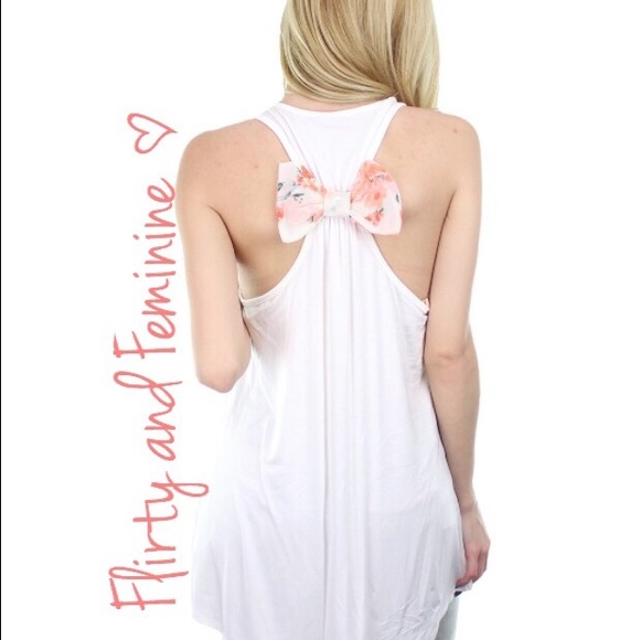 ⭐️5 STAR rated!LA FLOR white bow back top - Picture 2 of 6