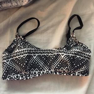 Sport top patterned bathing suit