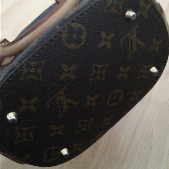 SOLD 🚫🚫 Louis Vuitton Handbag - Picture 4 of 4