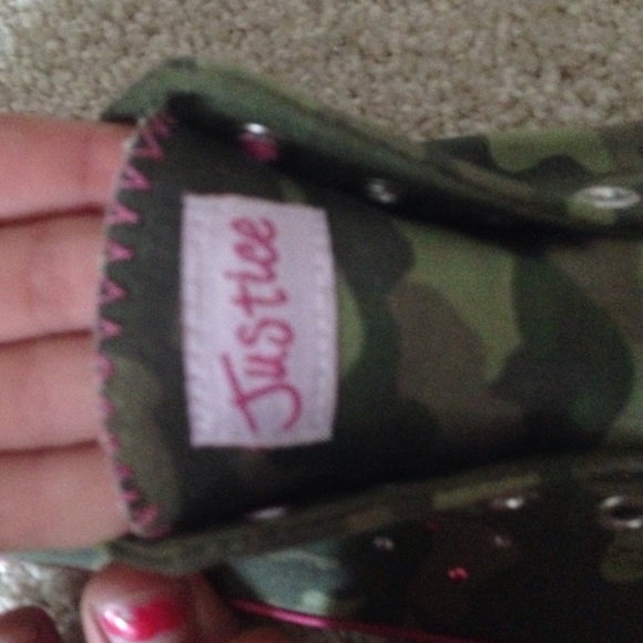 Convers - Picture 4 of 4