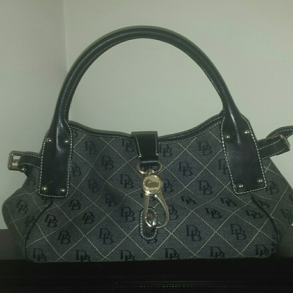 Dooney & Bourke signature