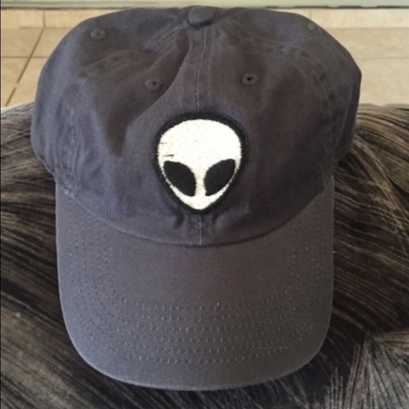 ❌SOLD❌ Brandy Melville Alien Hat - Picture 4 of 4