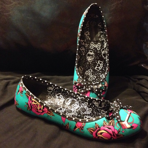 Iron fist anchor flats👠
