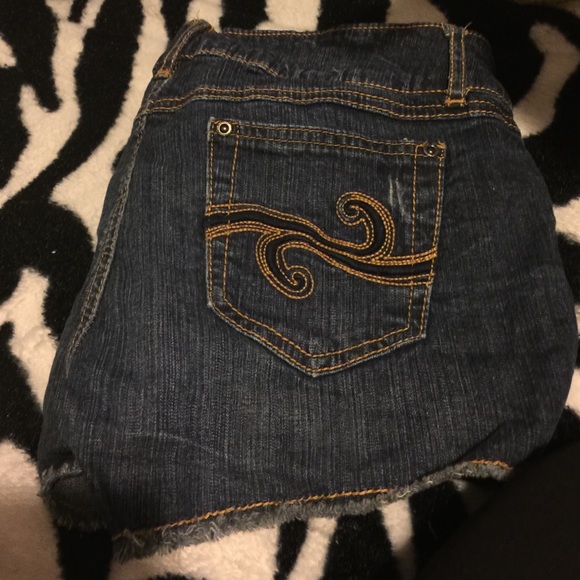 Shorts - Picture 2 of 2