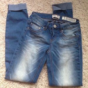 Distressed Cropped Stretch Jeans