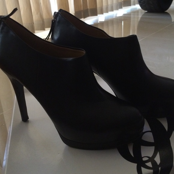 3 1/2 bootie black brand new