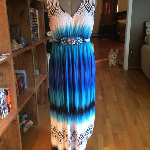 Blue, black, and white graphic maxi size 16