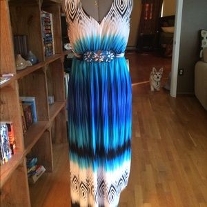 Blue, black, and white graphic maxi size 16