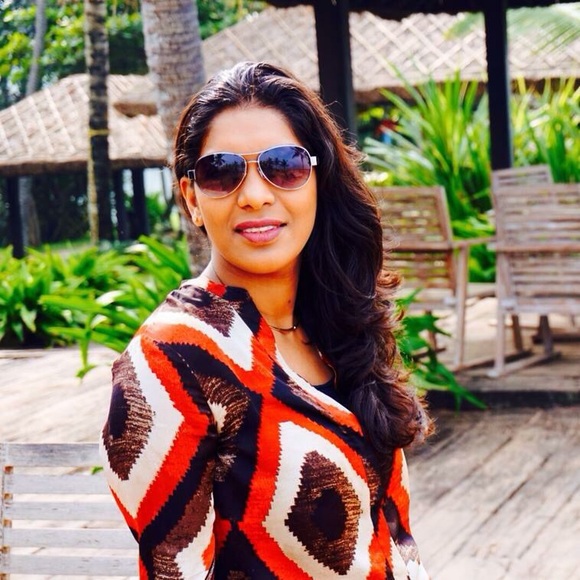 Top. - Picture 2 of 2