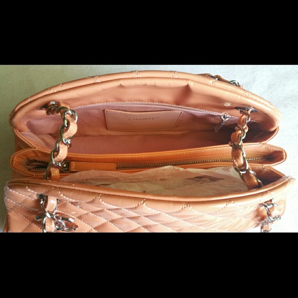 Chanel Mademoiselle Melon Orange Patent Leather - Picture 3 of 8