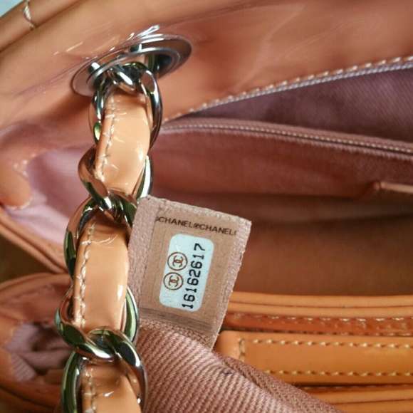 Chanel Mademoiselle Melon Orange Patent Leather - Picture 4 of 8