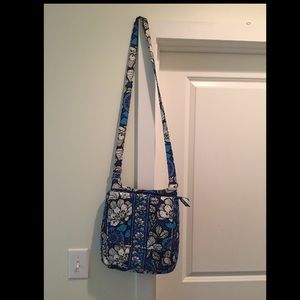 Vera Bradley messenger bag