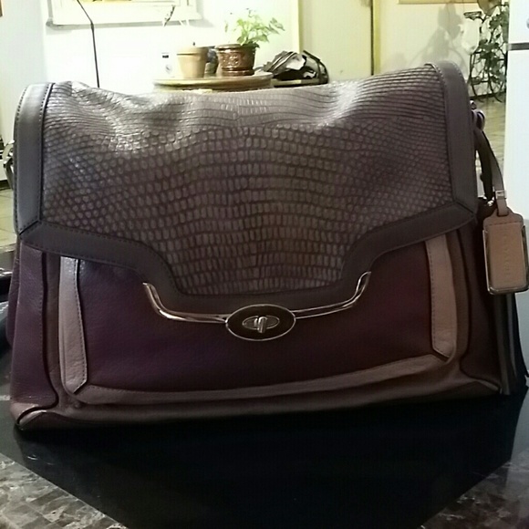 Madison Sadie Flap Satchel In Pebbled Leather