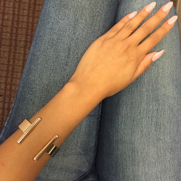 SOLD ✨ Gold cuff - Picture 4 of 4
