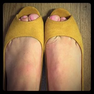 Chinese Laundry peep toe flats