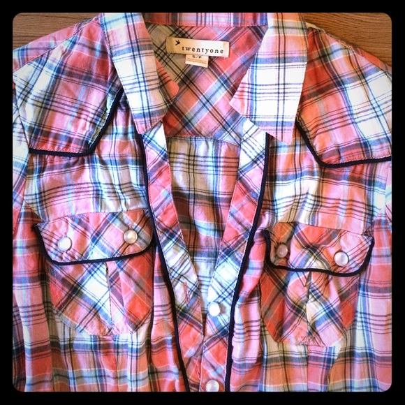 Women's 3 quarter sleeve button down