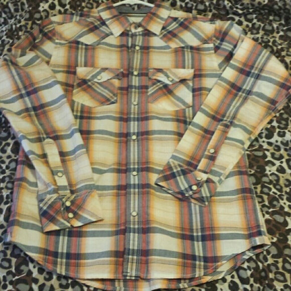 👉MAKE AN OFFER 👈Aeropostale button up shirt..