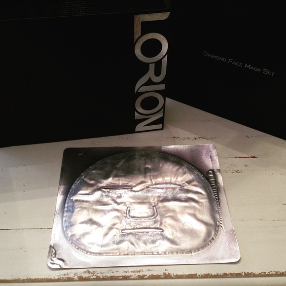 ❤SOLD❤ Lorion Diamond Face Mask $1200