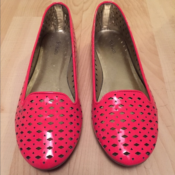 Super cute pink flats