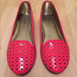 Super cute pink flats