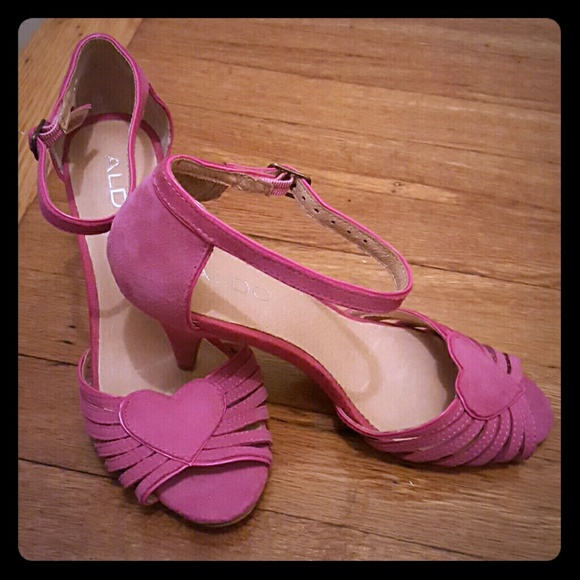 NWOT Aldo pink suede sandals