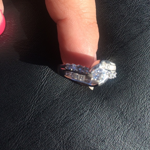 Diamond ring - Picture 3 of 3