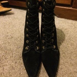 Woman's boots black suade