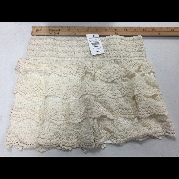 Ivory white crochet shorts about size 4