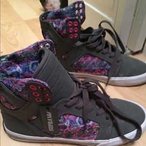 Supra floral and grey kicks