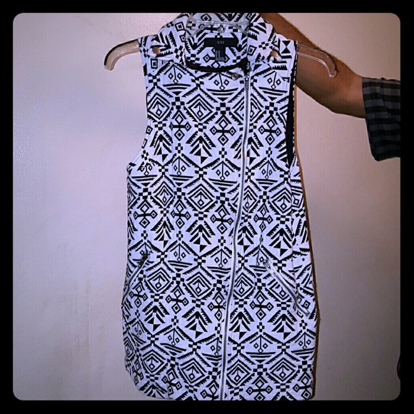 NWOT Forever 21 tribal print moto vest