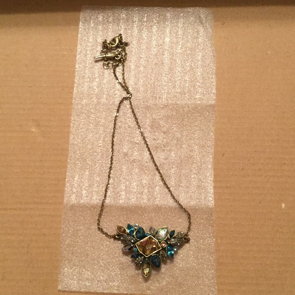 Statement necklace