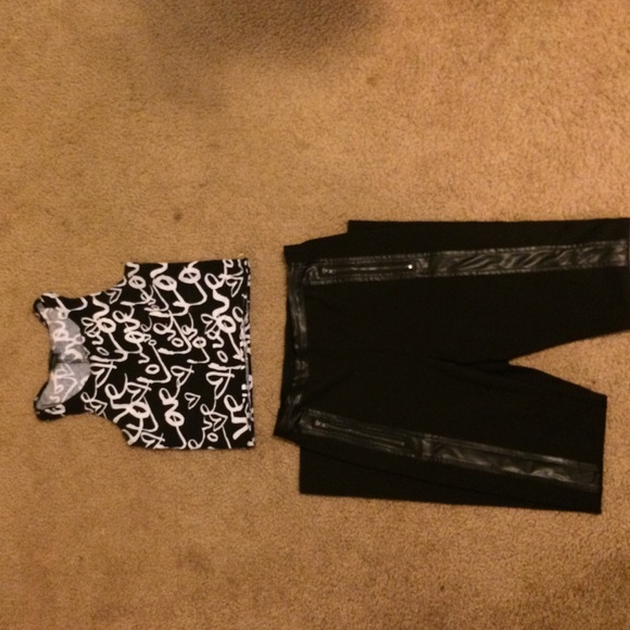 Black leggings with a leather strip down - Picture 2 of 3