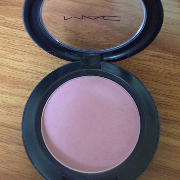 MAC Cosmetics Accessories - ❤️SOLD❤️Mac Dame blush satin finish