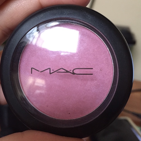 ❤️SOLD❤️Mac Dame blush satin finish - Picture 4 of 4