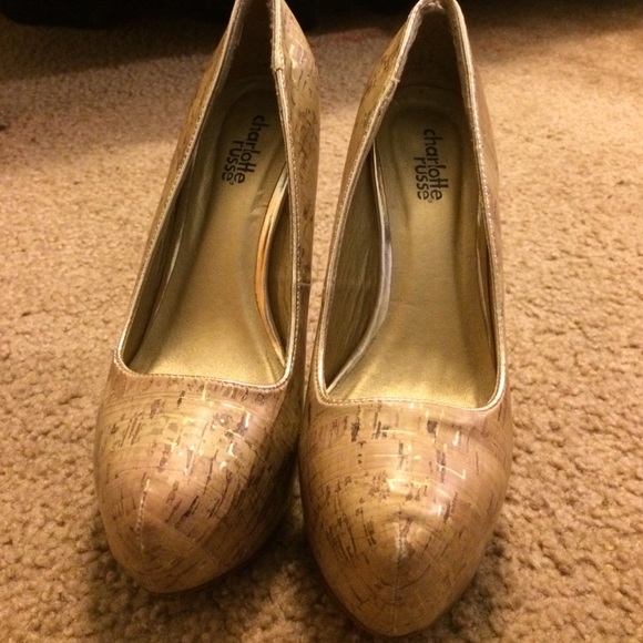 Heels - Picture 2 of 4