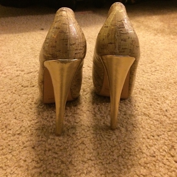 Heels - Picture 4 of 4