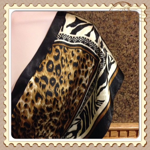 Top - Picture 2 of 3