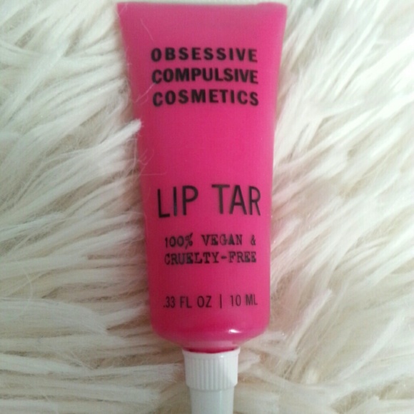OCC Lip Tar in Anime