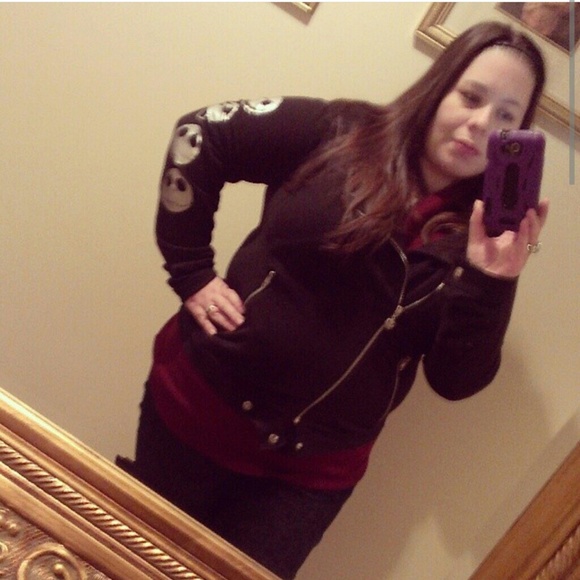 Meet Amber, the Seller. - Picture 2 of 3