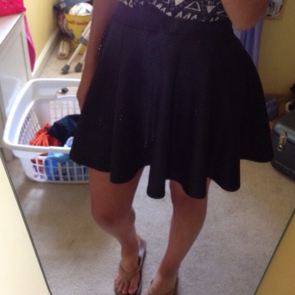 Black skater skirt