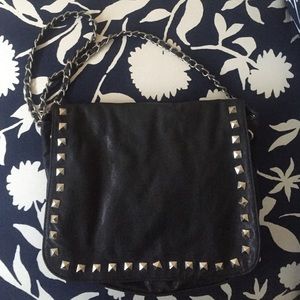Black chained purse w/ studs