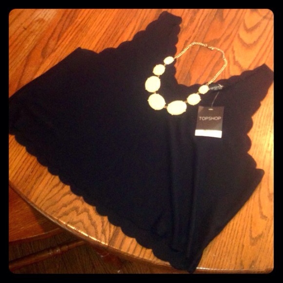 Topshop Tops - NWT TopShop Black Scalloped Tank