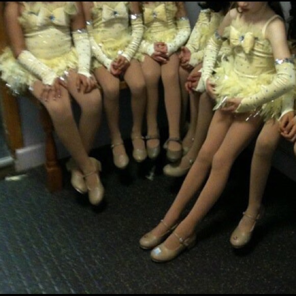 Dance Girls yellow or Canary colored Dance Costume - Picture 2 of 4